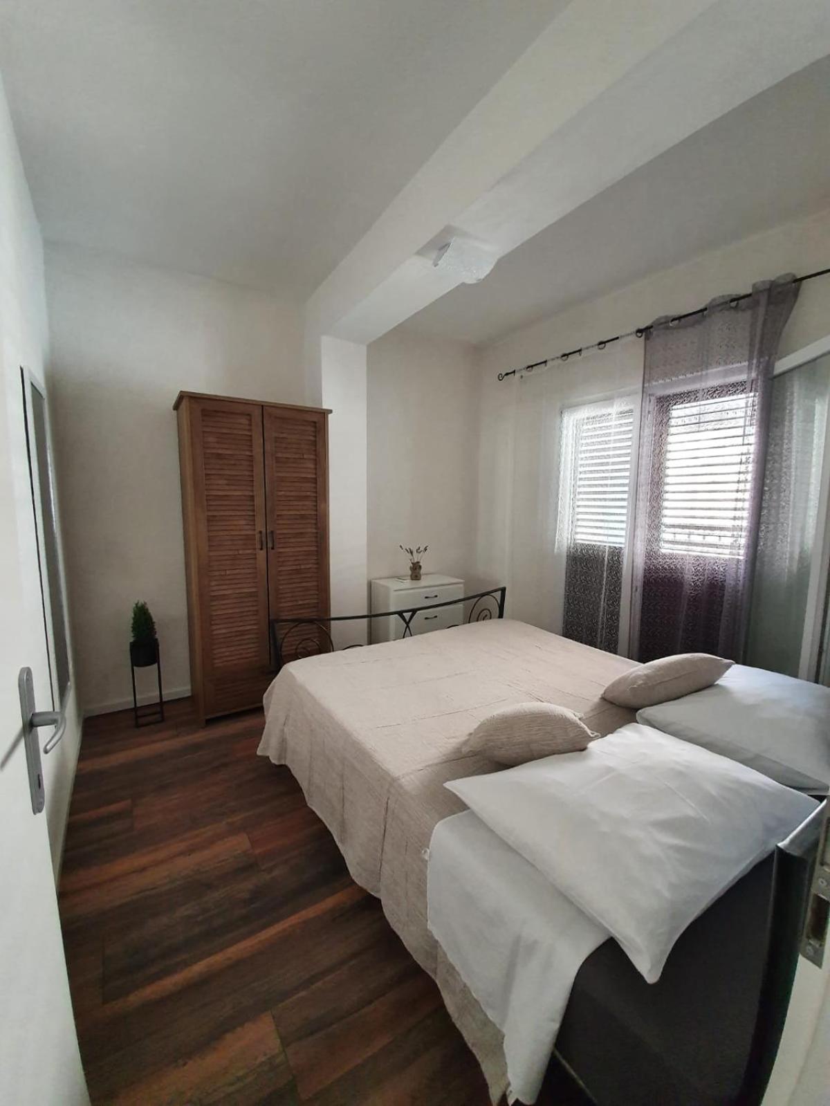 Apartments Kut วิส ห้อง รูปภาพ