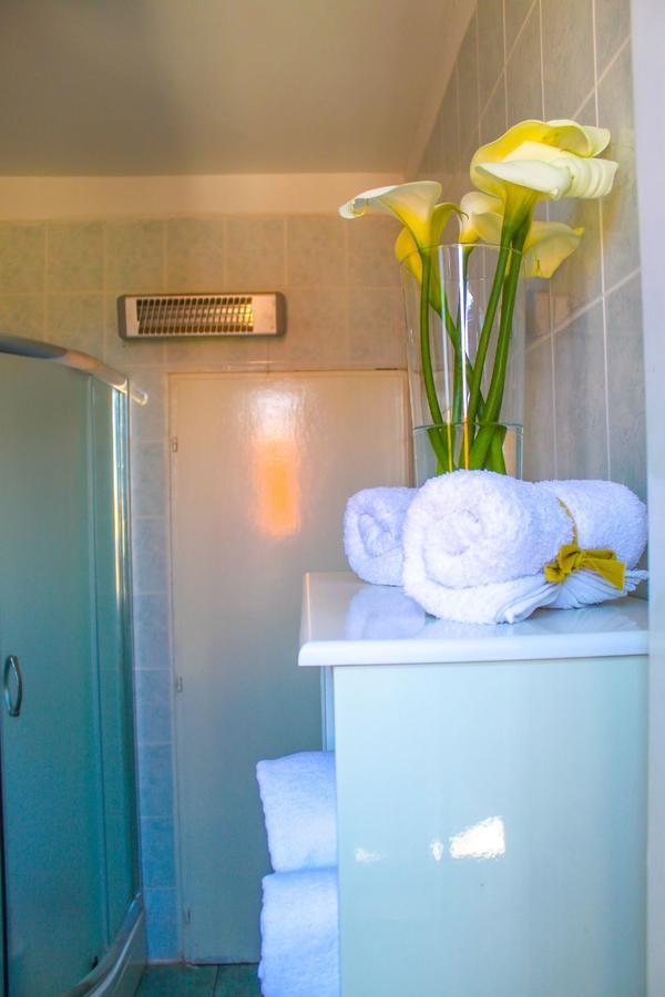 Apartments Kut วิส ภายนอก รูปภาพ