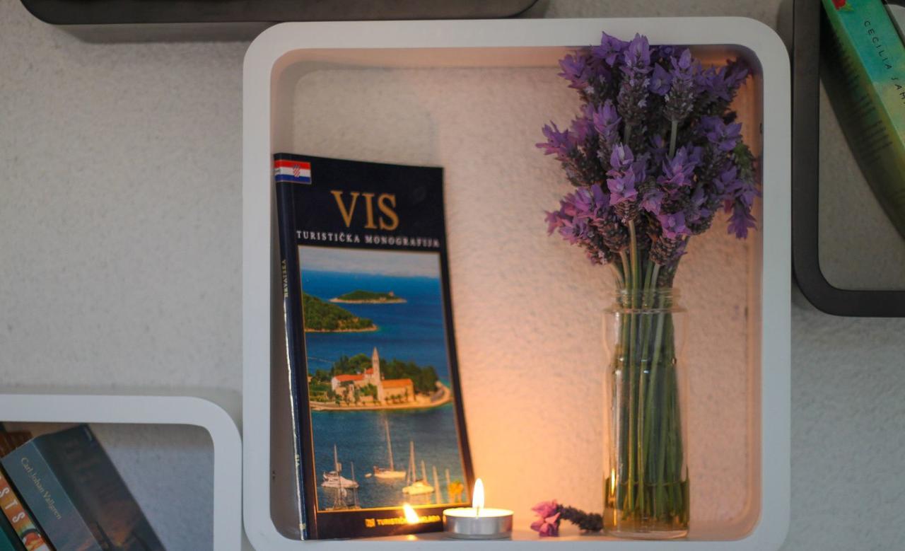 Apartments Kut วิส ภายนอก รูปภาพ